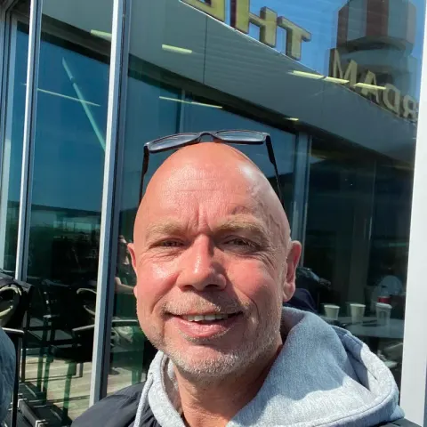 Michael, de maker van vluchten.ai